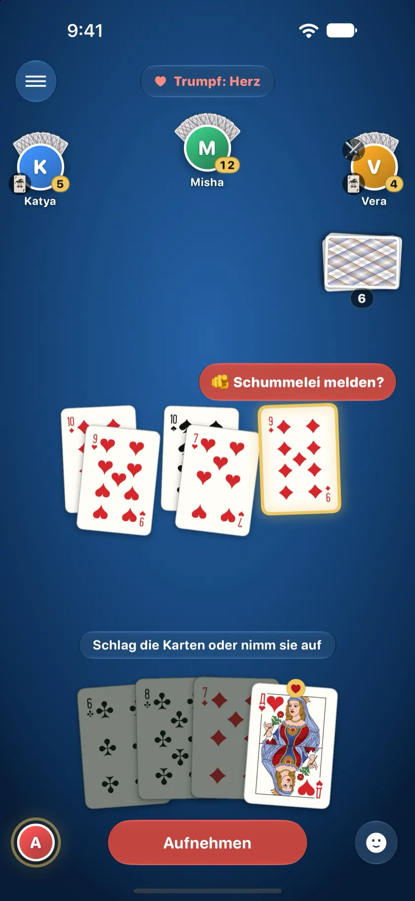 Ein Spiel mit Schummeln: Die Pik-Zehn auf dem Tisch ist hervorgehoben, darüber die Schaltfläche „Schummelei melden?“